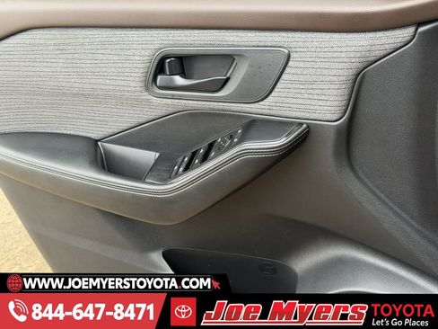 Used 2021 Nissan Rogue S image 25