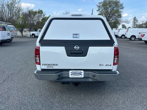 Used 2019 Nissan Frontier SV image 8