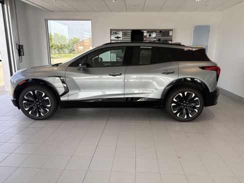 Used 2025 Chevrolet Blazer EV RS image 2