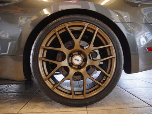 Used 2015 Ford Mustang GT image 9