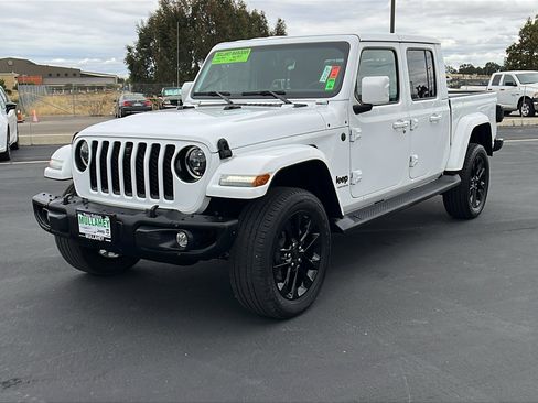 Used 2023 Jeep Gladiator Overland AWD/4WD image 7