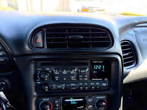 Used 2001 Chevrolet Corvette Convertible w/ Preferred Equipment Group2 image 23