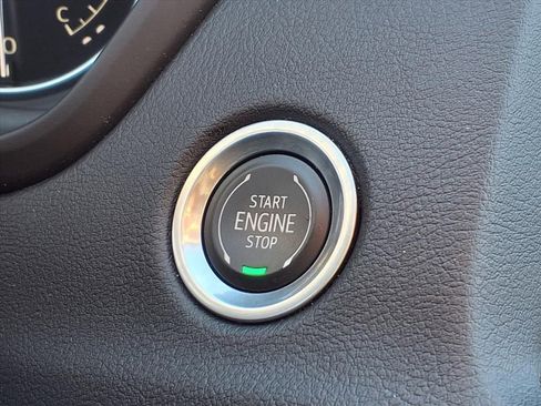 Certified 2023 Cadillac XT4 Luxury w/ Cold Weather Package image 27