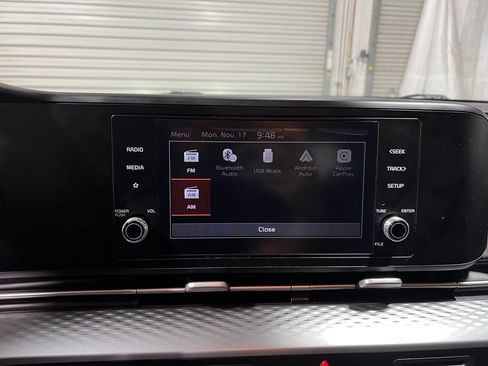 Used 2023 Kia Carnival LX image 26