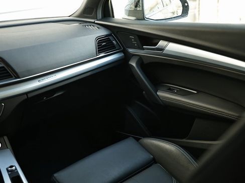 Used 2025 Audi Q5 2.0T Premium Plus w/ Premium Plus Package image 30