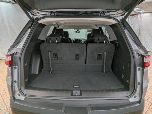 Used 2020 Chevrolet Traverse LT image 20
