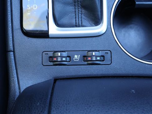 Used 2014 Toyota Highlander Limited image 25