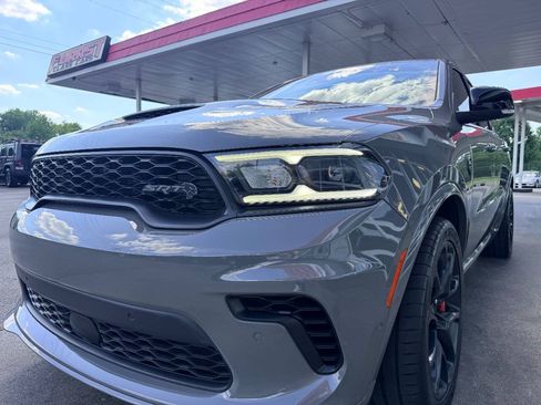 Used 2021 Dodge Durango SRT Hellcat w/ Technology Group AWD/4WD image 15