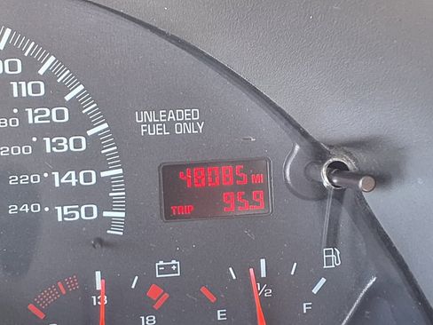 Used 1997 Chevrolet Camaro Z28 RWD image 15