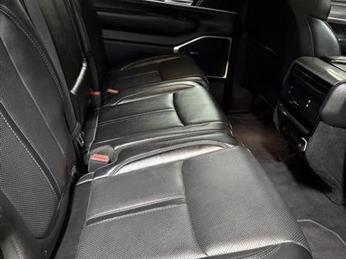 Used 2024 Jeep Wagoneer Series II w/ Flexible Seating Group AWD/4WD image 17