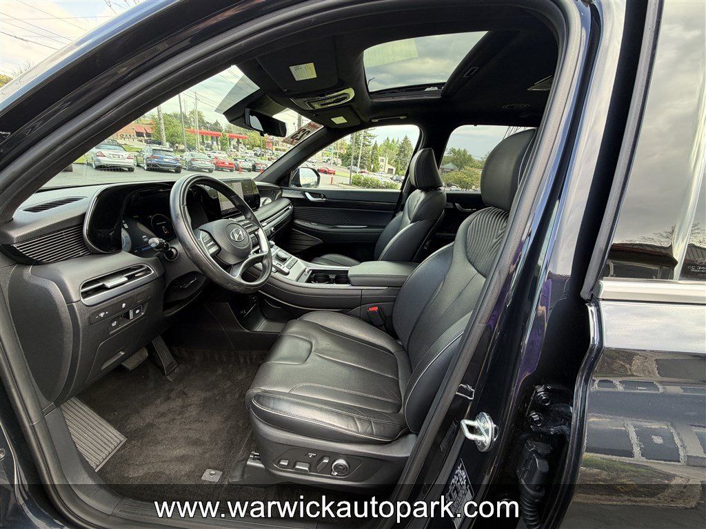 Used 2023 Hyundai Palisade Calligraphy w/ Winter Package FWD image 5
