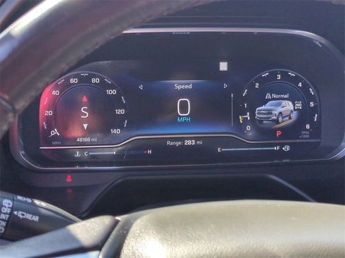 Used 2022 Chevrolet Suburban Z71 w/ Off-Road Capability Package image 12