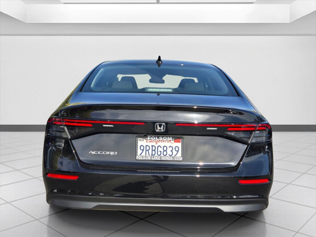 Certified 2025 Honda Accord SE image 6