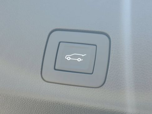 Used 2023 Buick Encore GX Select w/ Sport Touring Package FWD image 11
