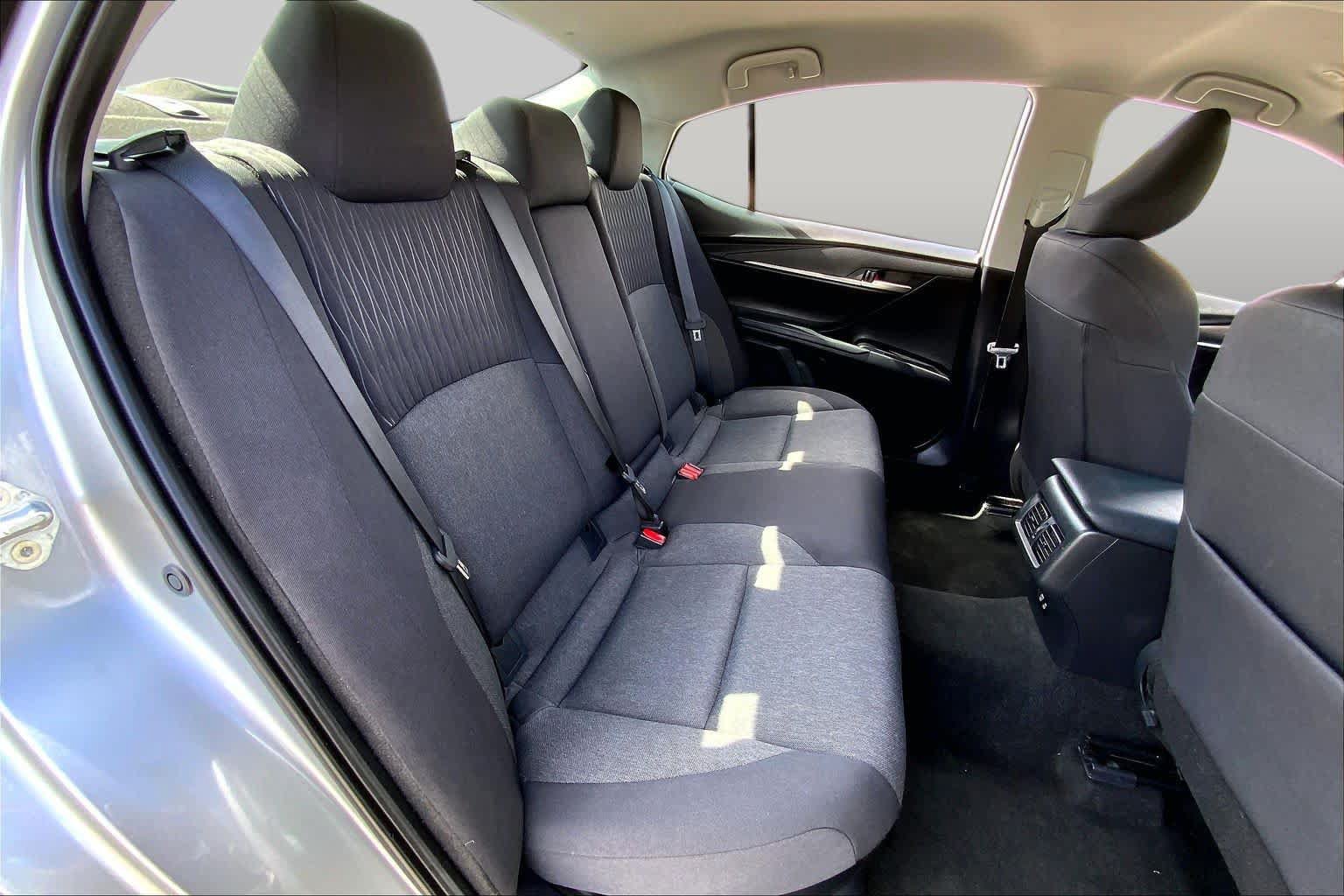 Used 2025 Toyota Camry LE FWD image 19