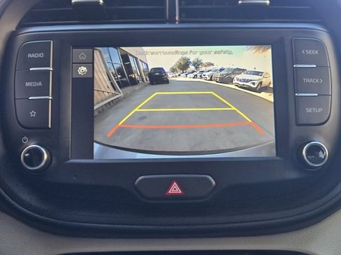 Certified 2025 Kia Soul LX image 17