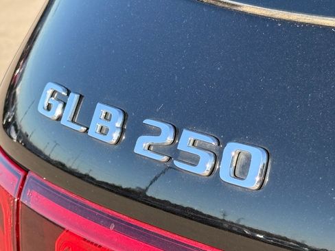 Used 2021 Mercedes-Benz GLB 250 image 9