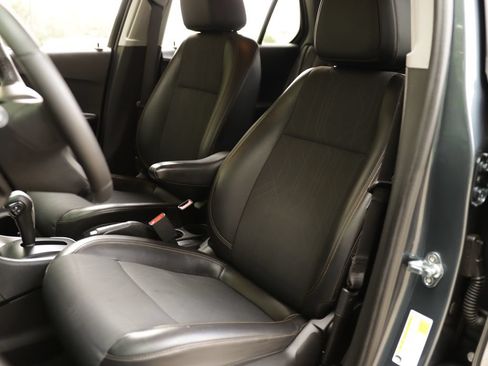 Used 2022 Chevrolet Trax LT w/ Driver Confidence Package FWD image 20