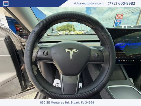 Used 2022 Tesla Model Y Long Range AWD/4WD image 26