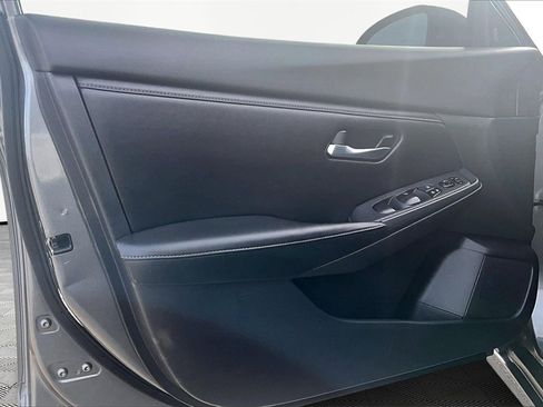 Used 2021 Nissan Sentra SV image 22