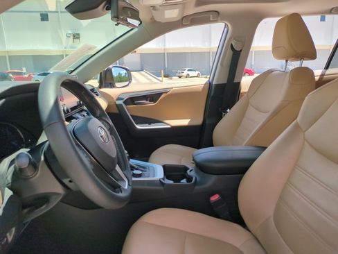 Certified 2019 Toyota RAV4 Limited AWD/4WD image 17