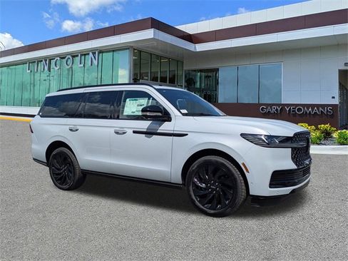 New 2025 Lincoln Navigator Reserve w/ Jet Appearance Package image 2