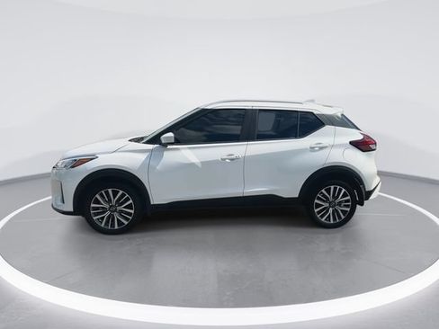 Used 2024 Nissan Kicks SV FWD image 5