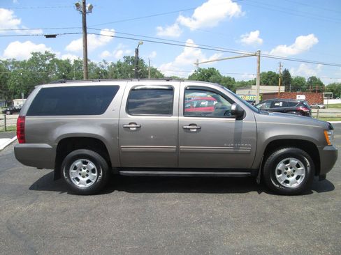 Used 2012 Chevrolet Suburban LT AWD/4WD image 20