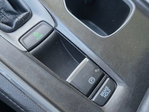 Used 2018 Honda Accord EX-L image 30