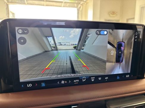 Used 2025 Lincoln Aviator Reserve w/ Equipment Group 201A AWD/4WD image 12