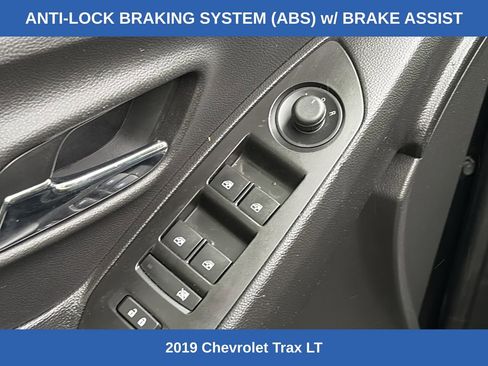 Used 2019 Chevrolet Trax LT w/ LT Convenience Package AWD/4WD image 7