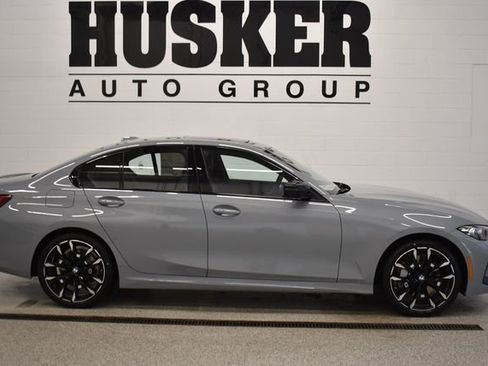 New 2026 BMW 330i xDrive Sedan w/ M Sport Package AWD/4WD image 2