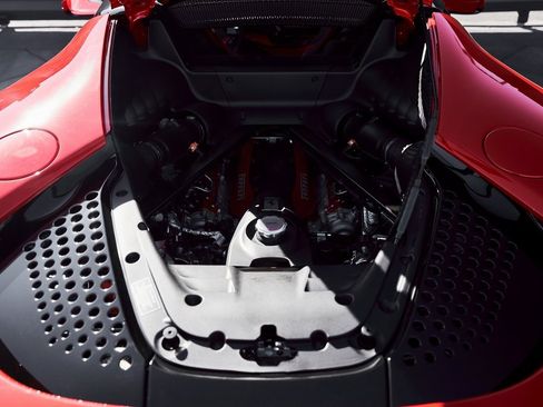 Used 2023 Ferrari SF90 Stradale Base image 23