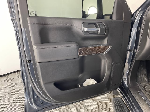 Used 2021 GMC Sierra 1500 Elevation w/ LPO, Elevation Black Package AWD/4WD image 10
