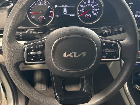 Used 2022 Kia Carnival LX image 30