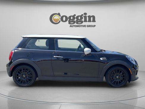Used 2020 MINI Cooper 2-Door Hardtop FWD image 7