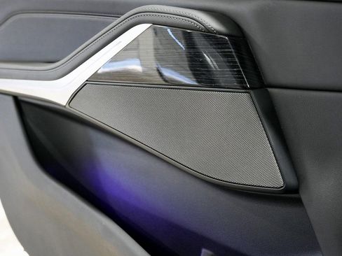 Used 2023 BMW X7 xDrive40i w/ Executive Package image 40