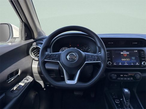 Certified 2021 Nissan Kicks SV image 25