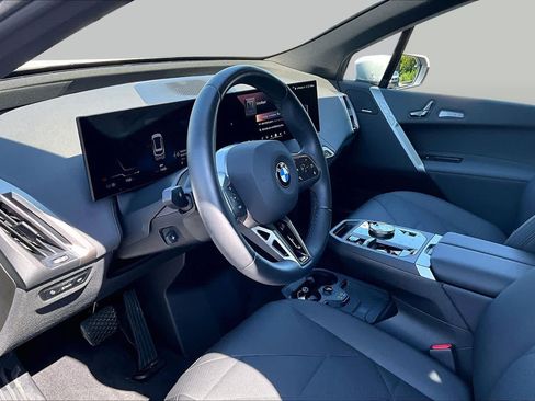 Used 2025 BMW iX xDrive50 w/ Premium Package AWD/4WD image 17