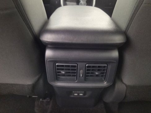 Used 2025 Toyota RAV4 XLE FWD image 25