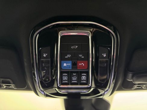 Used 2023 Jeep Grand Cherokee L Summit w/ Advanced Protech Group IV AWD/4WD image 30