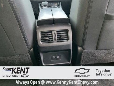 Used 2024 Nissan Rogue SV image 13