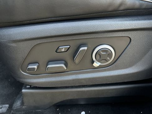 Used 2024 Hyundai Palisade Calligraphy image 22