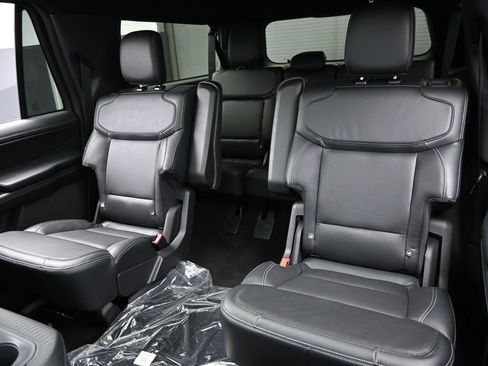 New 2026 Ford Expedition Max Platinum w/ Stealth Performance Package AWD/4WD image 14