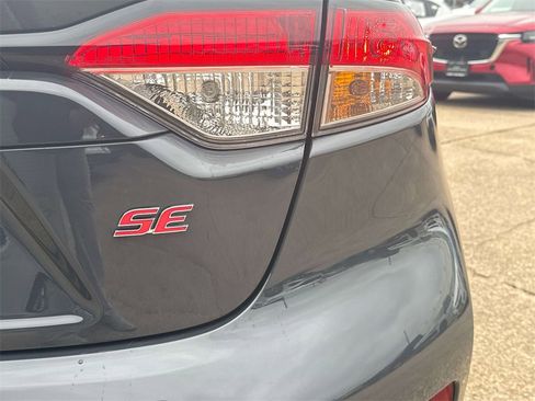 Used 2025 Toyota Corolla SE image 9