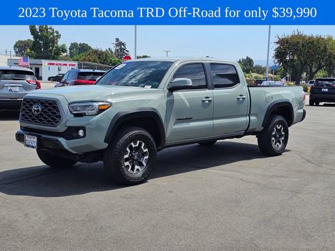 Used 2023 Toyota Tacoma TRD Off-Road w/ Black Out Package (TMS) AWD/4WD image 4