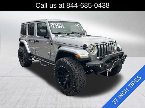 Used 2018 Jeep Wrangler Unlimited Sahara image 3