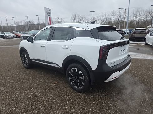 New 2026 Nissan Kicks SV image 5