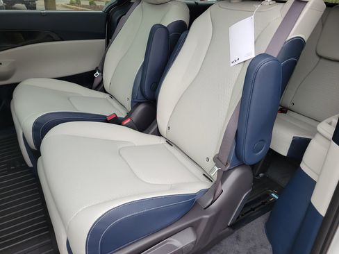 New 2026 Kia Carnival SX Prestige image 7