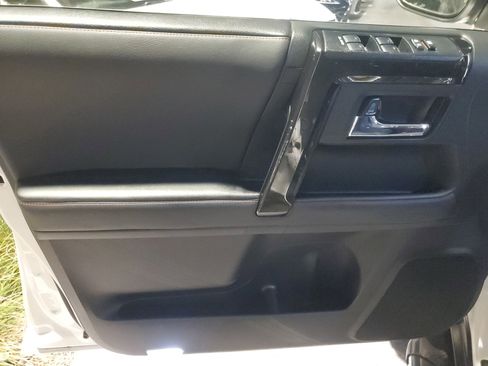 Used 2022 Toyota 4Runner TRD Off-Road Premium image 17